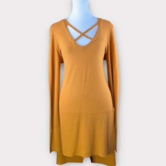 Free People Criss Cross Sweater - size medium - oversized - Rust color - Picture 2 of 10